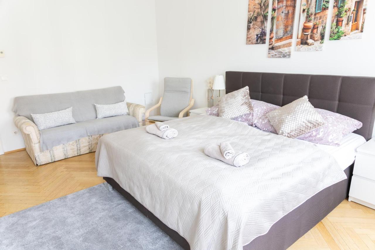 Moonlight Apartment With Porch Near Schoenbrunn And Westbahnhof Viena Exterior foto